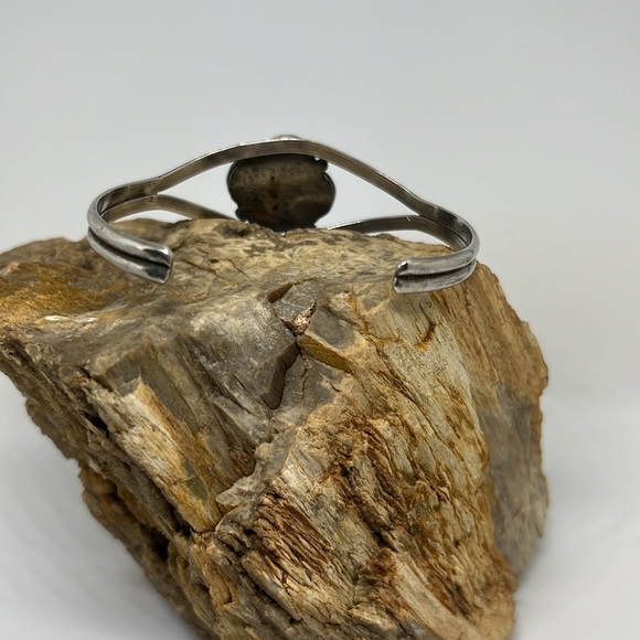 Opal and silver cuff - Picture 3 of 4